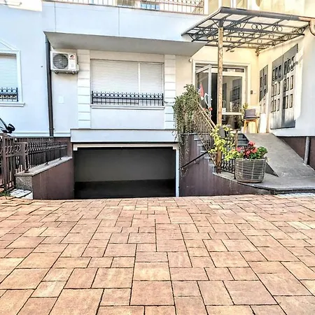 Blue Lagoon 150m-2 Minuta Hoda Od Centra, Mogucnost Za Parking-apartmani-nsmilos Apartman *