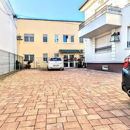 Apartment Blue Lagoon 150m-2 Minuta Hoda Od Centra, Mogucnost Za Parking-apartmani-nsmilos