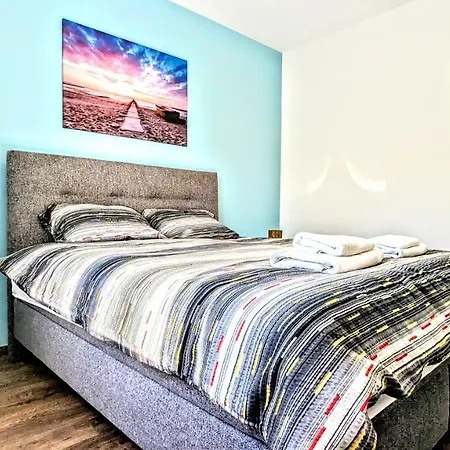 Blue Lagoon 150m-2 Minuta Hoda Od Centra, Mogucnost Za Parking-apartmani-nsmilos شقة نوفي ساد