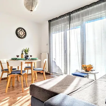 Apartment Blue Lagoon 150m-2 Minuta Hoda Od Centra, Mogucnost Za Parking-apartmani-nsmilos Novi Sad