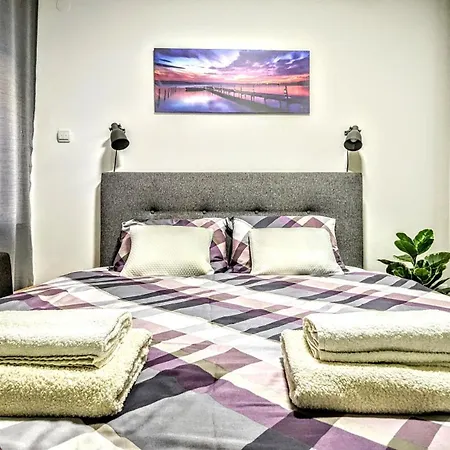 Blue Lagoon 150m-2 Minuta Hoda Od Centra, Mogucnost Za Parking-apartmani-nsmilos