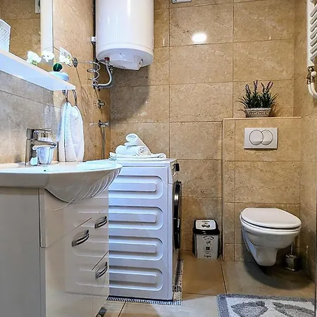 Blue Lagoon 150m-2 Minuta Hoda Od Centra, Mogucnost Za Parking-apartmani-nsmilos Apartment Novi Sad