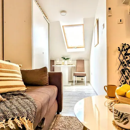 Blue Lagoon 150m-2 Minuta Hoda Od Centra, Mogucnost Za Parking-apartmani-nsmilos Apartment *