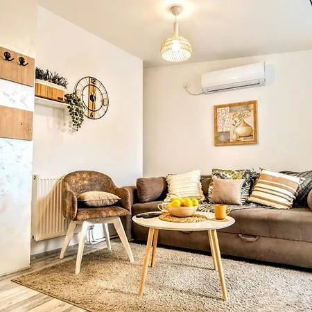 Blue Lagoon 150m-2 Minuta Hoda Od Centra, Mogucnost Za Parking-apartmani-nsmilos