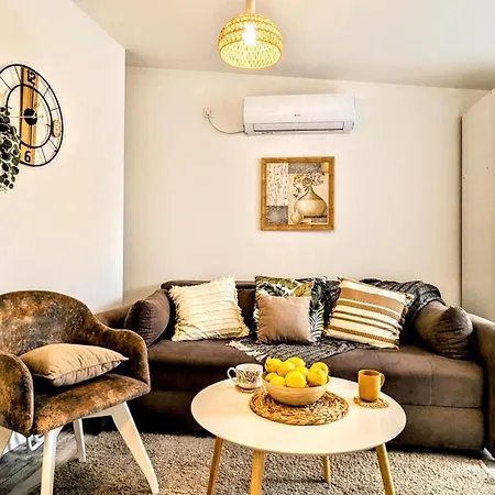 Blue Lagoon 150m-2 Minuta Hoda Od Centra, Mogucnost Za Parking-apartmani-nsmilos Apartment Novi Sad