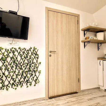 Blue Lagoon 150m-2 Minuta Hoda Od Centra, Mogucnost Za Parking-apartmani-nsmilos *