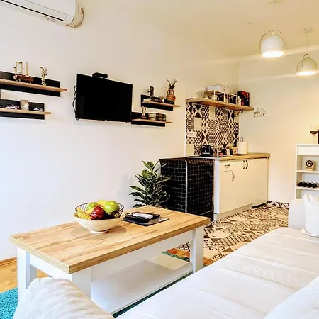 Blue Lagoon 150m-2 Minuta Hoda Od Centra, Mogucnost Za Parking-apartmani-nsmilos Apartman Novi Sad