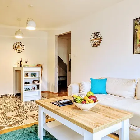 Blue Lagoon 150m-2 Minuta Hoda Od Centra, Mogucnost Za Parking-apartmani-nsmilos Novi Sad