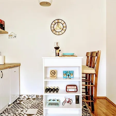 Apartman Blue Lagoon 150m-2 Minuta Hoda Od Centra, Mogucnost Za Parking-apartmani-nsmilos