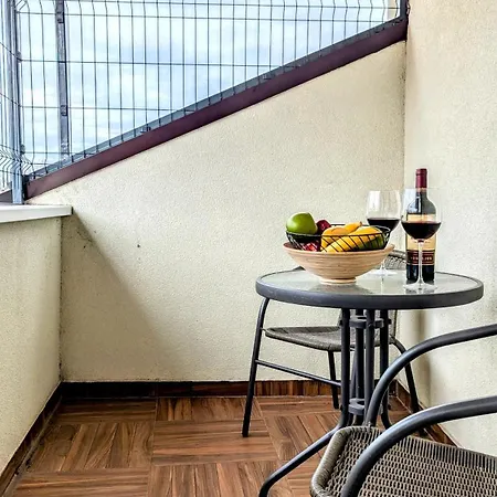 Blue Lagoon 150m-2 Minuta Hoda Od Centra, Mogucnost Za Parking-apartmani-nsmilos Apartment *
