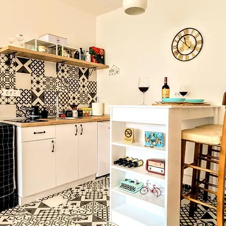 Blue Lagoon 150m-2 Minuta Hoda Od Centra, Mogucnost Za Parking-apartmani-nsmilos *