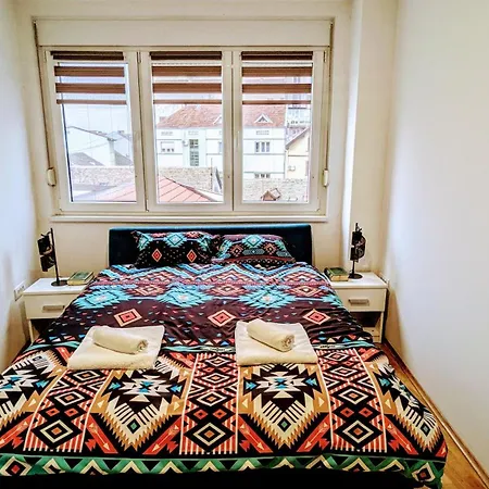 Blue Lagoon 150m-2 Minuta Hoda Od Centra, Mogucnost Za Parking-apartmani-nsmilos Apartment *