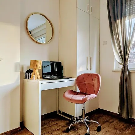 Blue Lagoon 150m-2 Minuta Hoda Od Centra, Mogucnost Za Parking-apartmani-nsmilos Apartment Novi Sad