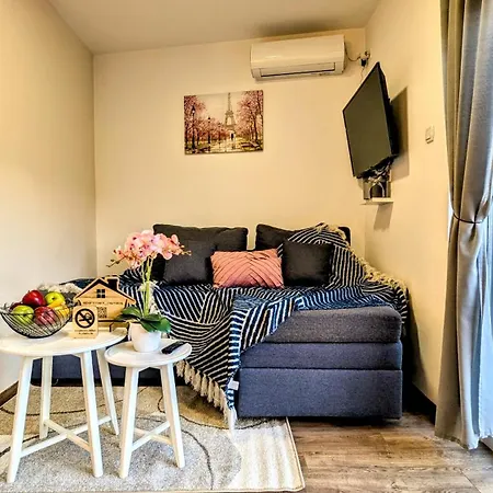 Blue Lagoon 150m-2 Minuta Hoda Od Centra, Mogucnost Za Parking-apartmani-nsmilos Apartment