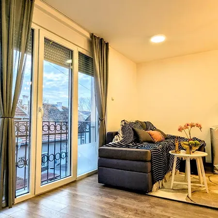 Blue Lagoon 150m-2 Minuta Hoda Od Centra, Mogucnost Za Parking-apartmani-nsmilos Apartment *