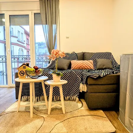 Blue Lagoon 150m-2 Minuta Hoda Od Centra, Mogucnost Za Parking-apartmani-nsmilos *